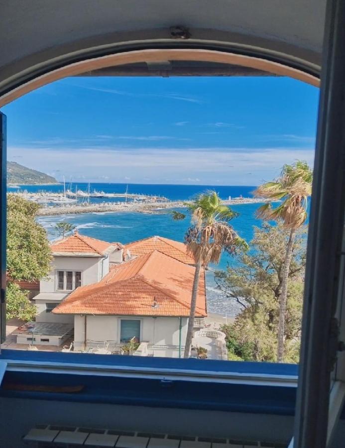 The Shell - New Interior Look But Same Old Charme 200Mt From The Sea With Garden And Parking Nearby Appartement Imperia Buitenkant foto
